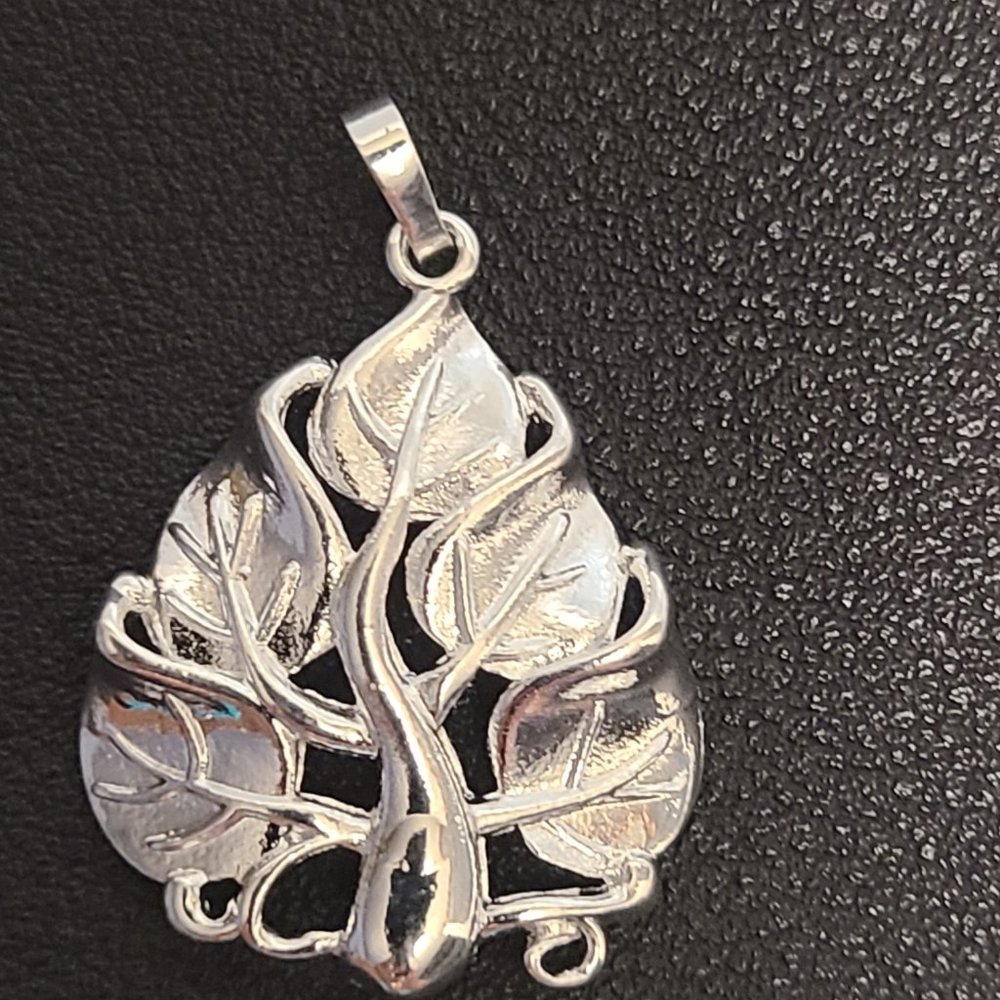 Silver leaf tree charm - Picture 14 of 16